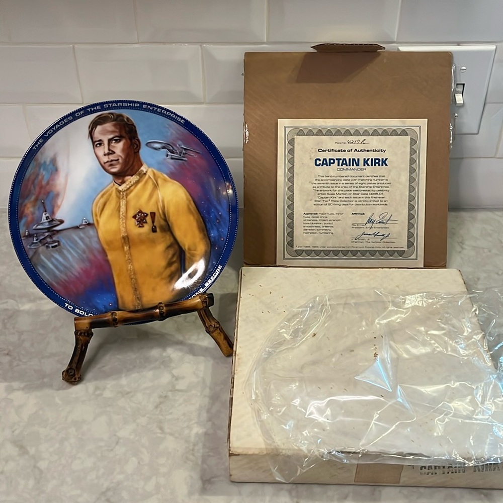 Star Trek Captain Kirk collectors plate 1985